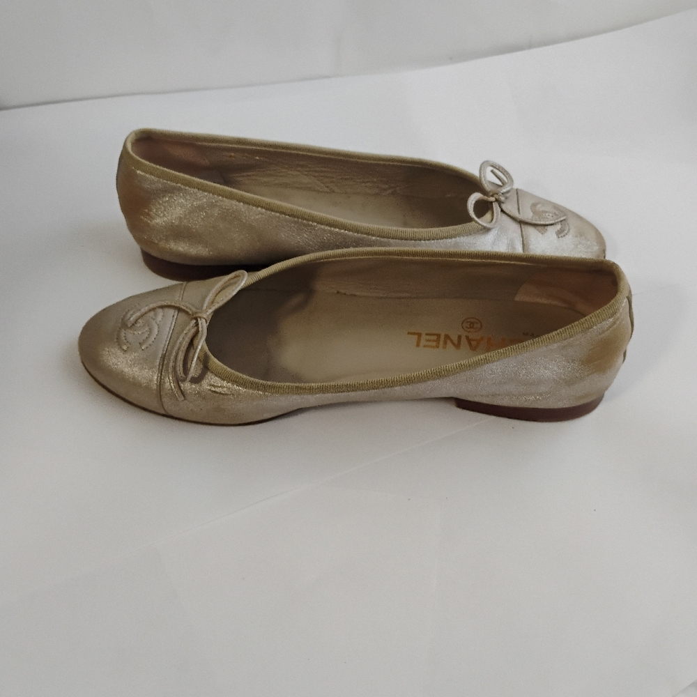 Chanel Flats metallic leather iconic shoes - Picture 10 of 16